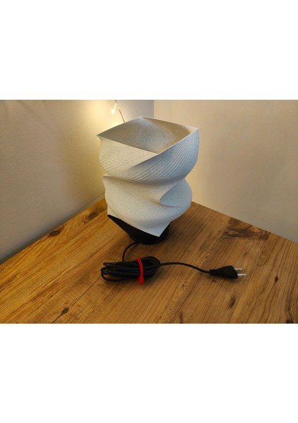 Beyaz Lilyum Model Abajur, Şık ve Modern Dekoratif Aydınlatma Seçeneği modelleri