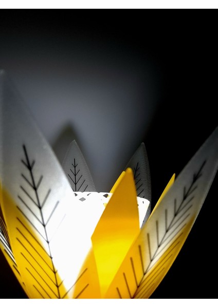 Beyaz Modern Dekoratif Masa Lambası, Gece ve Çiçek Detaylı Tasarım fırsatları