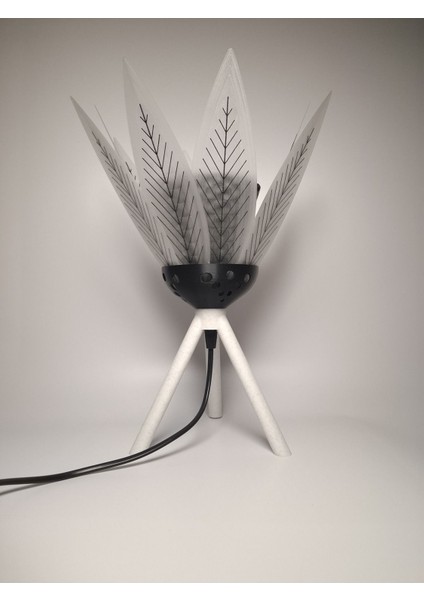 Şık Siyah Çiçekli Dekoratif Masa Lambası, Gece Işığı Alternatifi