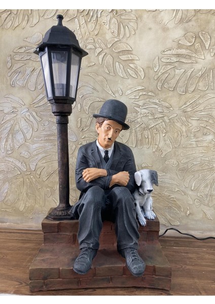 Çok Renkli Sokak Lambası, Şık ve Renkli Aydınlatma, Dekoratif ve Modern Tasarım