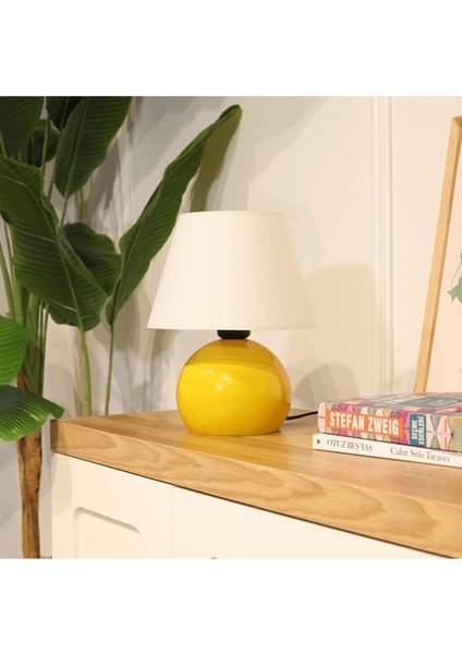 Şık Sarı Abajur ile Oda Dekorunuza Renk Katın