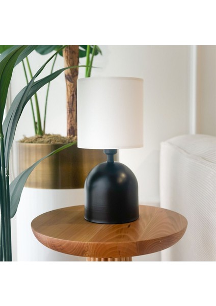 Şık Siyah Abajur ile Evinize Zarif Bir Dokunuş Katın fırsatları