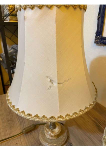 Şık Mermer Kaideli Antika Abajur, Beyaz Renk, Zarif ve Dekoratif Aksesuar modelleri