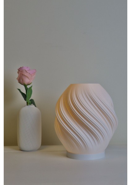 Beyaz Hafif Abajur, Şık ve Şeffaf Dekorasyon Aksesuarı indirimleri