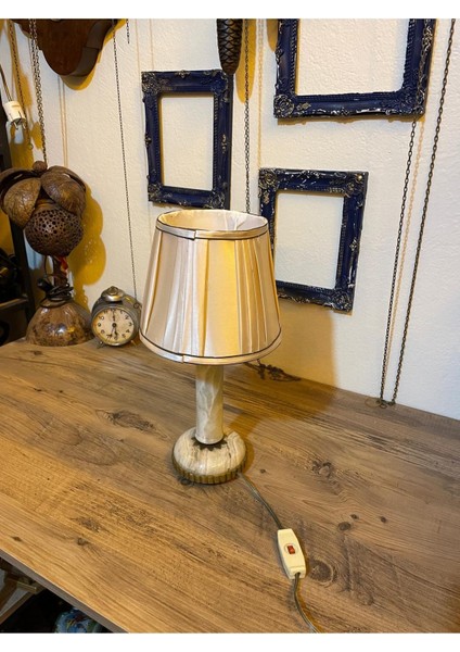 Yeşil Mermer Detaylı Şık Abajur, Zarif Dekoratif Aydınlatma.