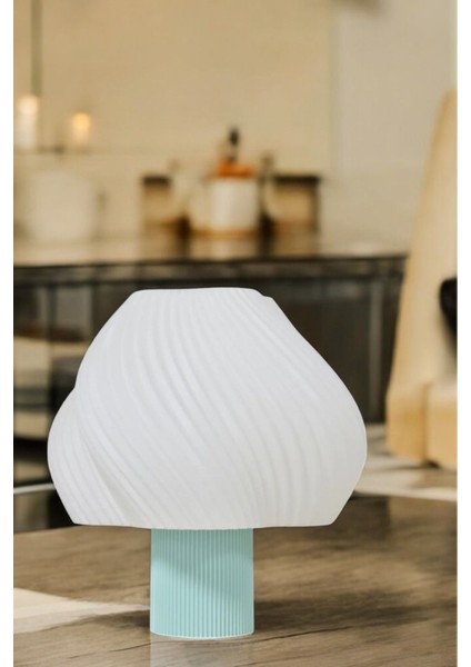 Modern Çok Renkli Masa Lambası, Şık ve Fonksiyonel Aydınlatma, Dekoratif Seçenek