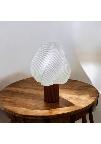 Sevimli ve Şık Masaüstü Buz Kremi Abajur, Dekorasyonunuza Renk Katar