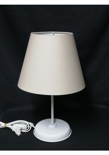 Krem Kumaş Abajur, Şık ve Sıcak Aydınlatma Için Ideal Seçim