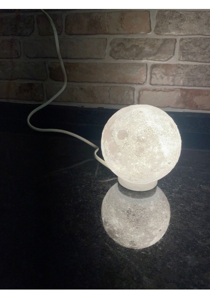 Ay ve Yıldız Desenli Beyaz Gece Lambası, Şık ve Huzurlu Uyku Ortamı Sağlar