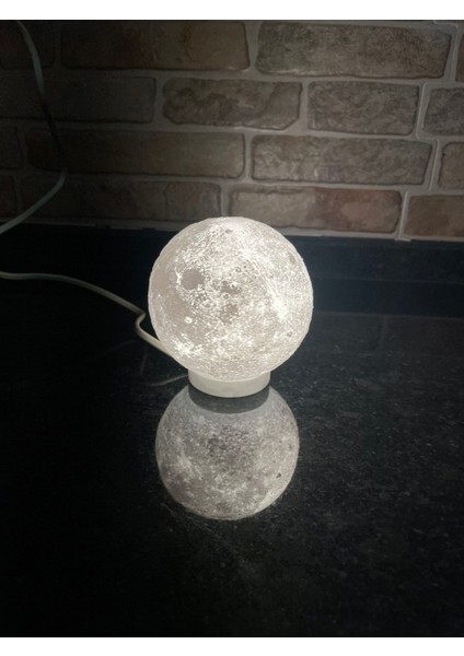 Ay ve Yıldız Desenli Beyaz Gece Lambası, Şık ve Huzurlu Uyku Ortamı Sağlar modelleri