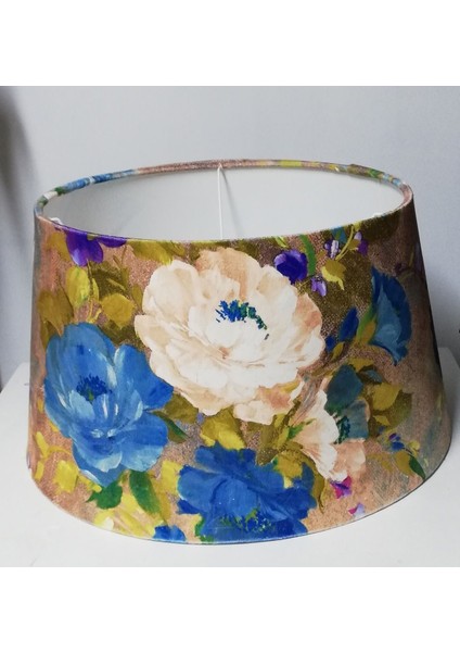 Pembe Gül Desenli Büyük Abajur Başlığı, 40 cm Çaplı Şıklık ve Sıcaklık Sunar