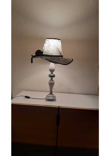 Şapkalı Abajur, Şık ve Modern Dekoratif Lamba, Siyah Renk Seçeneğiyle. modelleri
