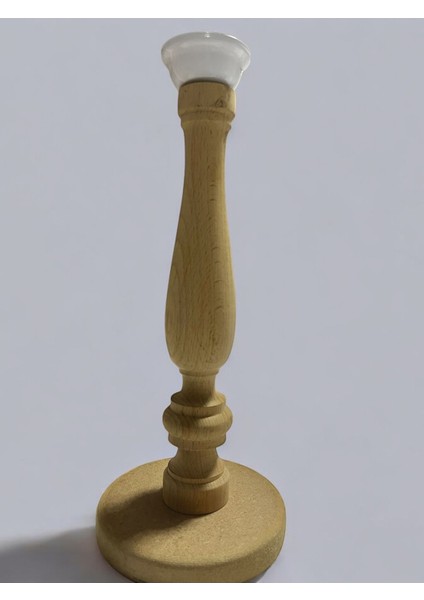 Doğal Ahşap Abajur Ayağı, Sıcak Kahverengi Tonuyla Şık ve Zarif Tasarım