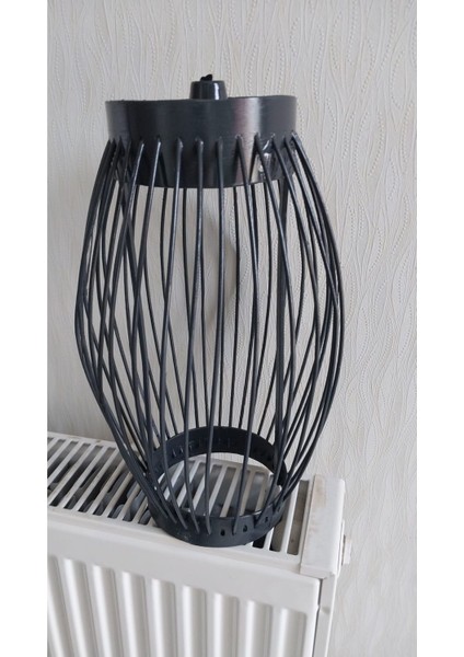 Şık Gri Lamba, Modern Tasarım, Enerji Tasarruflu ve Uzun Ömürlü Aydınlatma.