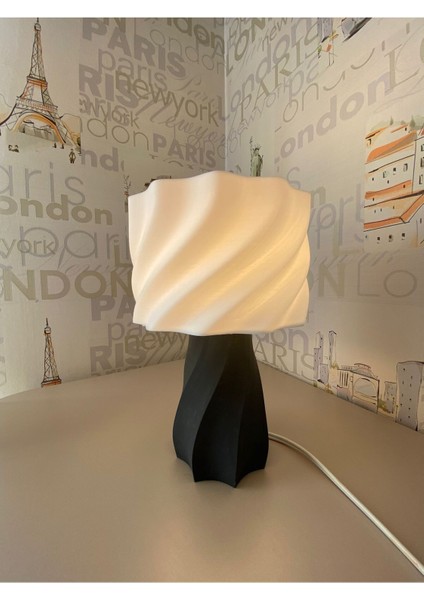 Şık Dalgalı Siyah Abajur, Modern ve Estetik Tasarım