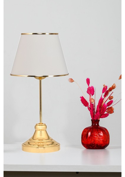 Şık Bej Metal Abajur, Modern ve Zarif Tasarım, Evinize Şıklık Katar