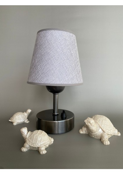 Şık ve Fonksiyonel Gece ve Masa Lambası, Açık Gri ve Siyah Renk Seçenekleriyle