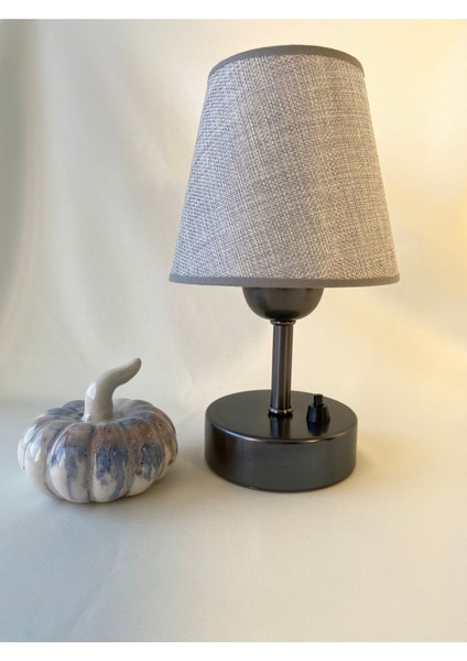 Şık ve Fonksiyonel Gece ve Masa Lambası, Açık Gri ve Siyah Renk Seçenekleriyle modelleri