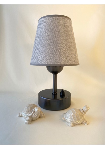 Şık ve Fonksiyonel Gece ve Masa Lambası, Açık Gri ve Siyah Renk Seçenekleriyle