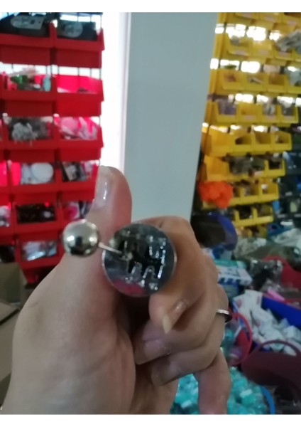 Hareketli Araba Vites Anahtarlık, Şık ve Eğlenceli Aksesuar Seçeneği