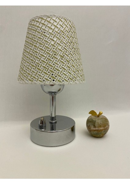 Pilli Masa ve Gece Lambası, Beyaz Desenli Krom Ayak, Şık ve Pratik Aydınlatma modelleri