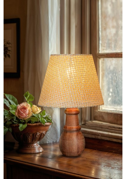 Modern Bej Ahşap Masa Lambası, Şık ve Sıcak Atmosfer Sağlar. fiyatları