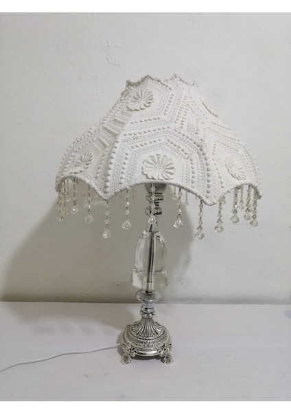 Şık Beyaz Dantel Abajur ile Evine Zarif Dokunuş indirimleri