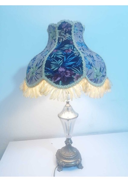 Renkli ve Şık Abajur, Evinizin Atmosferine Renk Katan Dekoratif Aydınlatma