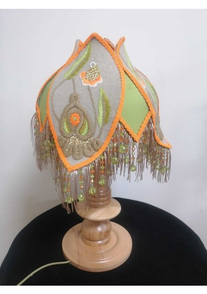 Yeşil Lale Abajur ile Odanıza Doğal ve Şık Dokunuş Katın fiyatları