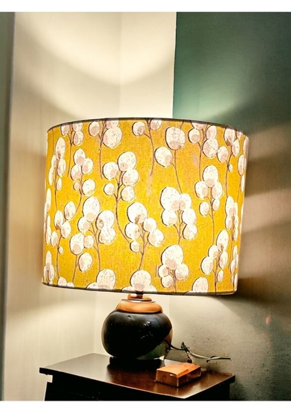 El Yapımı Sarı Abajur Başlığı, Yüksek Kaliteli Kumaş, Şık ve Modern Tasarım fırsatları