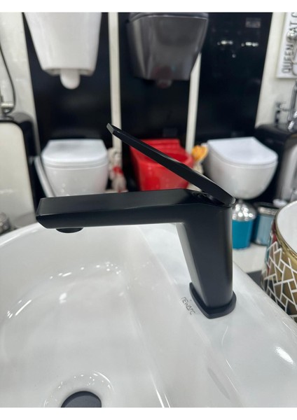 Siyah Lavabo Bataryası fiyatları