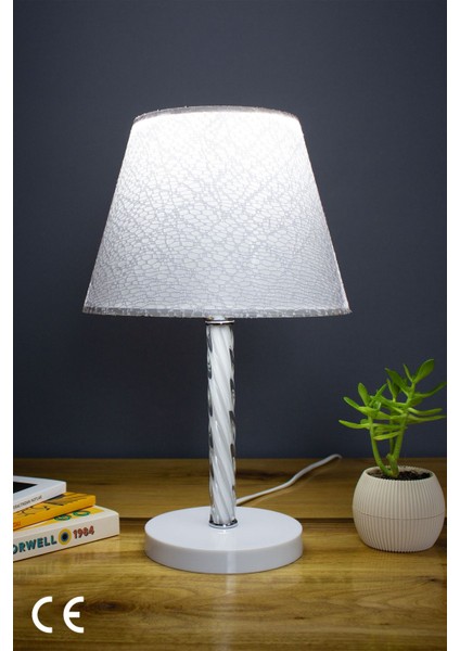 Şık Dantelli Beyaz Abajur, Odanıza Zarif Dokunuş