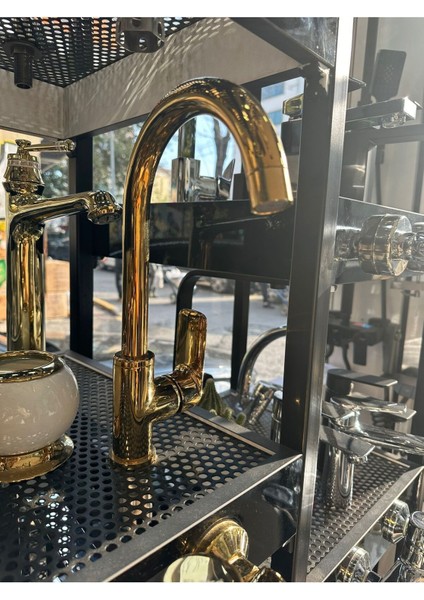 Altın Eviye Bataryası