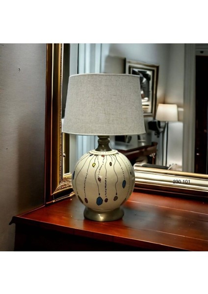 Küre Abajur Katre Krem, Şık ve Zarif Ev Dekoru Için Ideal Seçim.