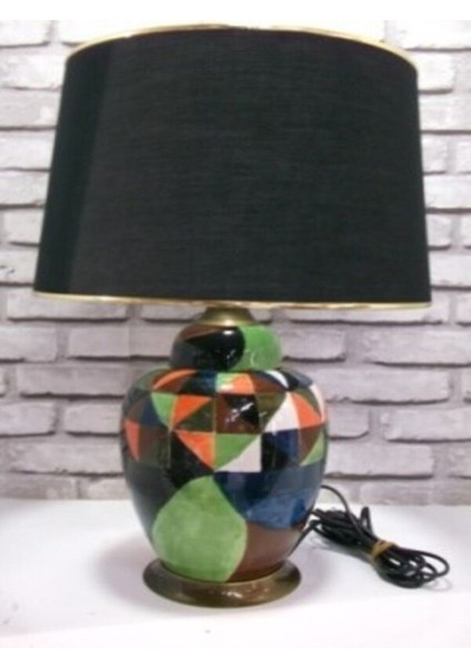 Renkli ve Şık Otantik Abajur, Evinizin Atmosferini Güzelleştirir