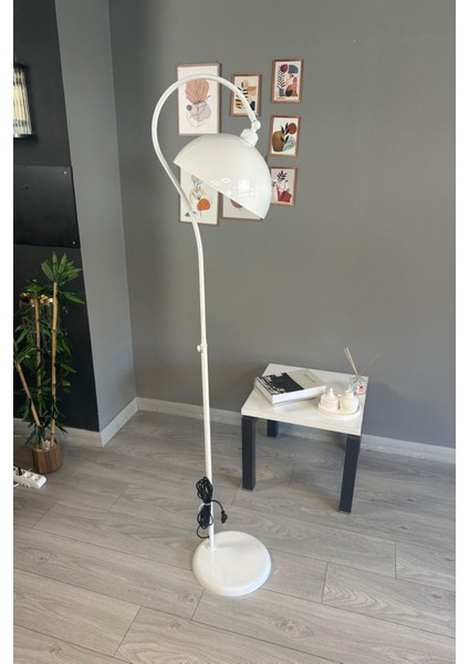 Modern Beyaz Metal Zemin Lambası, Oturma ve Çalışma Odası Dekoruna Şıklık Katar modelleri