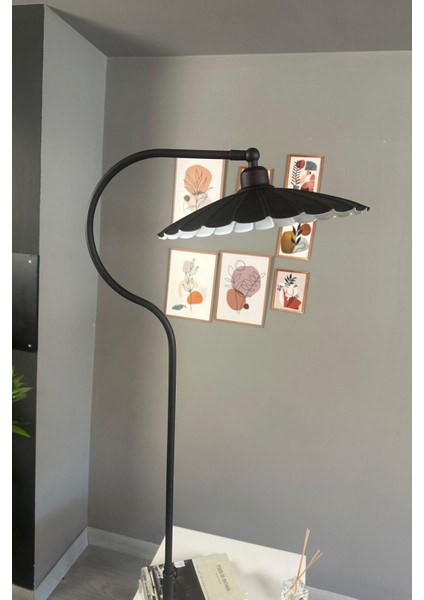 Şık Siyah Metal Lambader, Modern Oturma ve Çalışma Alanları Için Tasarım indirimleri