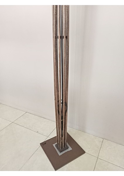 Şık Ahşap Köşe Lambası, Modern ve Sıcak Aydınlatma Seçeneği fırsatları