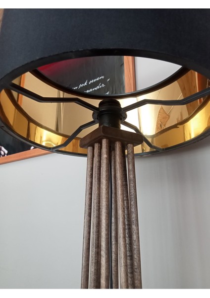 Şık Siyah Ahşap Lambader ile Ortamınıza Zarif Dokunuş modelleri