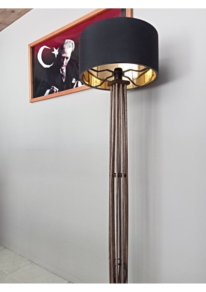 Şık Siyah Ahşap Lambader ile Ortamınıza Zarif Dokunuş fırsatları