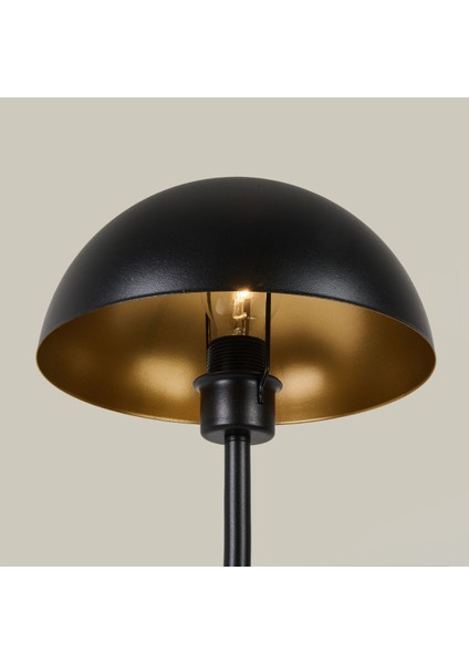 Şık Metal Lambader, Siyah Renk, Modern ve Estetik Tasarım