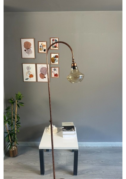 Modern Oturma Odası Için Şık Cam Bal Rengi Patina Gövde Lambader fiyatları