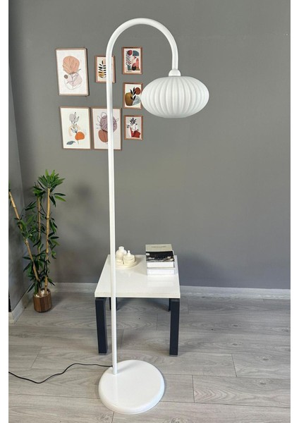 Modern Beyaz Cam Lambader, Dekoratif Metal Tasarım, Oturma ve Çalışma Alanlarına Şıklık Katıyor fiyatları