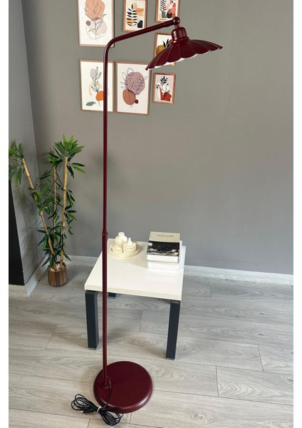 Şık Bordo Düz Gövde Hareketli Lambader, Oturma ve Çalışma Alanları Için Mükemmel Aydınlatma