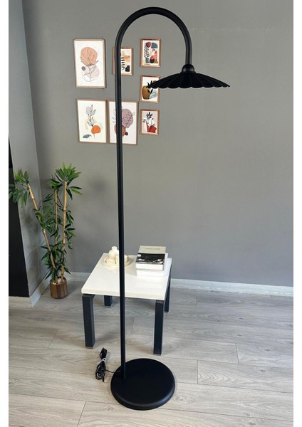 Modern Siyah Metal Lambader, Oturma ve Çalışma Alanları Için Şık Aydınlatma. fiyatları