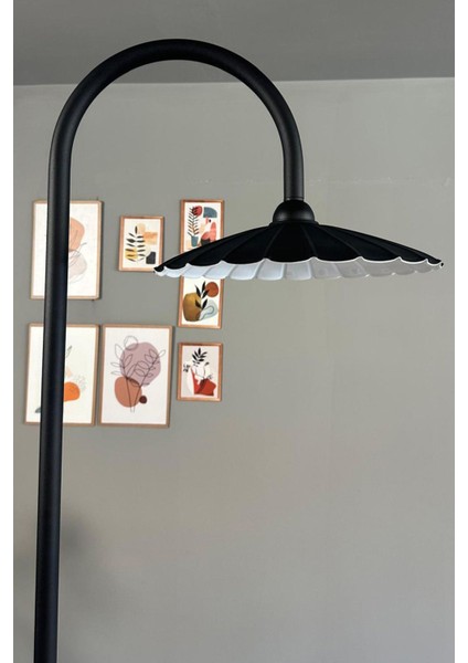 Modern Siyah Metal Lambader, Oturma ve Çalışma Alanları Için Şık Aydınlatma. modelleri