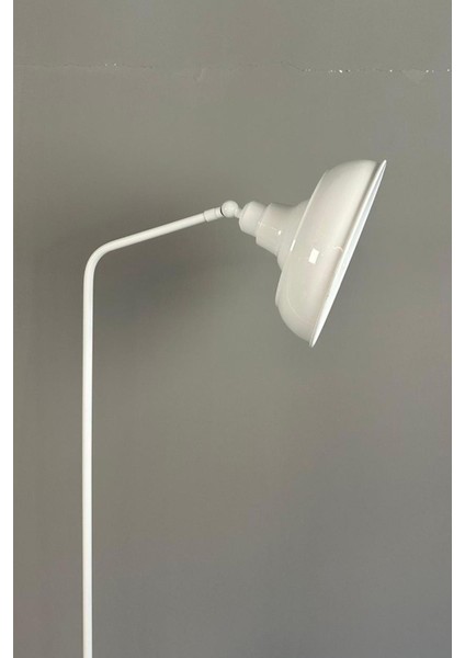 Beyaz Düz Gövde Hareketli Metal Zemin Lambası, Modern Oturma ve Çalışma Odası Parçası