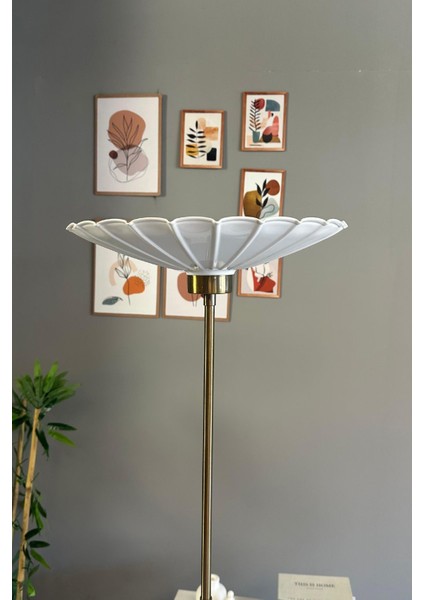 Beyaz Modern Metal Lambader, Oturma ve Çalışma Odası Için Şık Aydınlatma modelleri