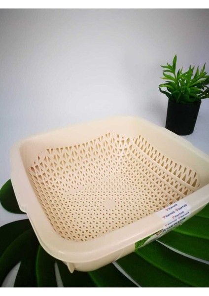 Beyaz Süzgeçli Kare Kase, Pratik ve Şık Mutfak Gereciği