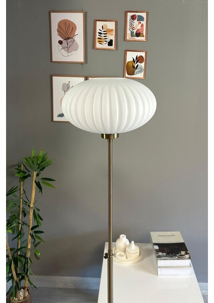 Modern Beyaz Cam Lambader, Ince Gövde, Dekoratif Metal Zemin Aydınlatması modelleri